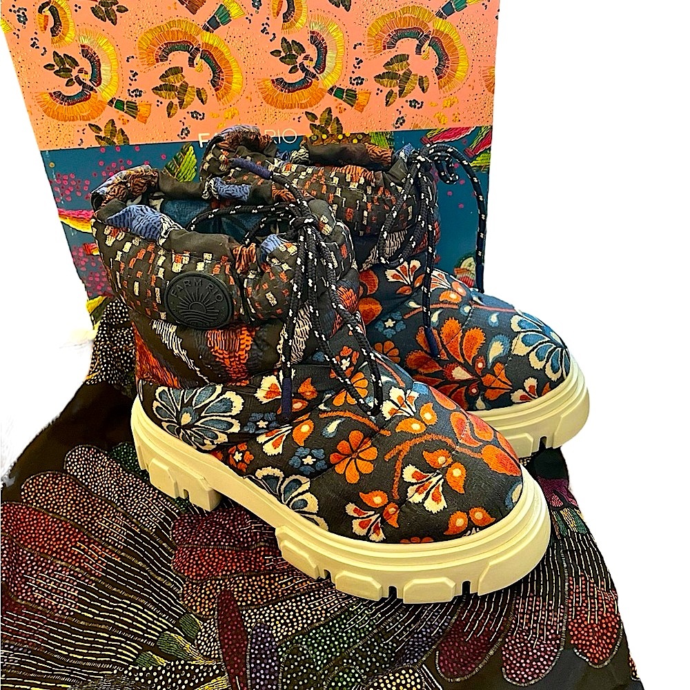 FARM RIO Pineapple Flowers Lug Sole Ankle Boots New in Box